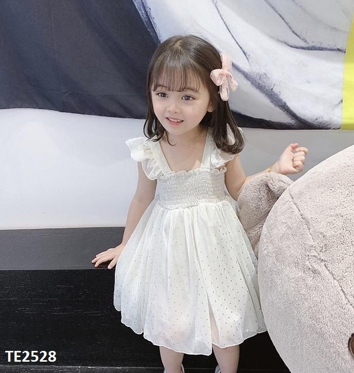 Đầm 2 dây đính kim sa phối ren