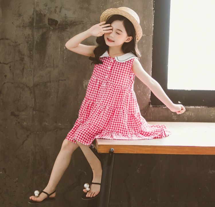 Đầm caro cổ sen trắng bé gái