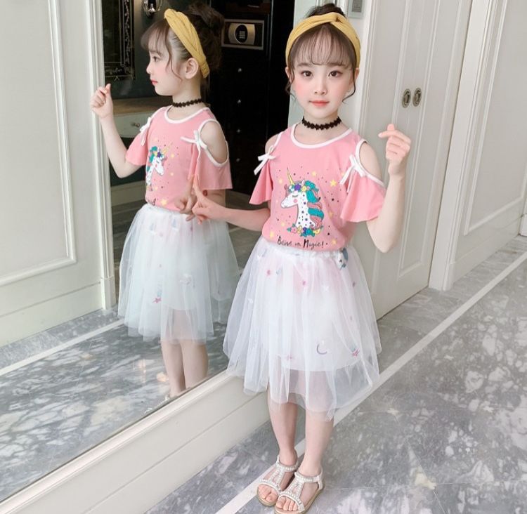 Đầm ngựa trễ vai bé gái