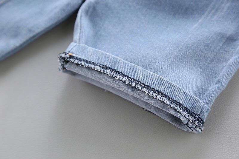 Bộ jean bé trai hoạt hình sắc màu
