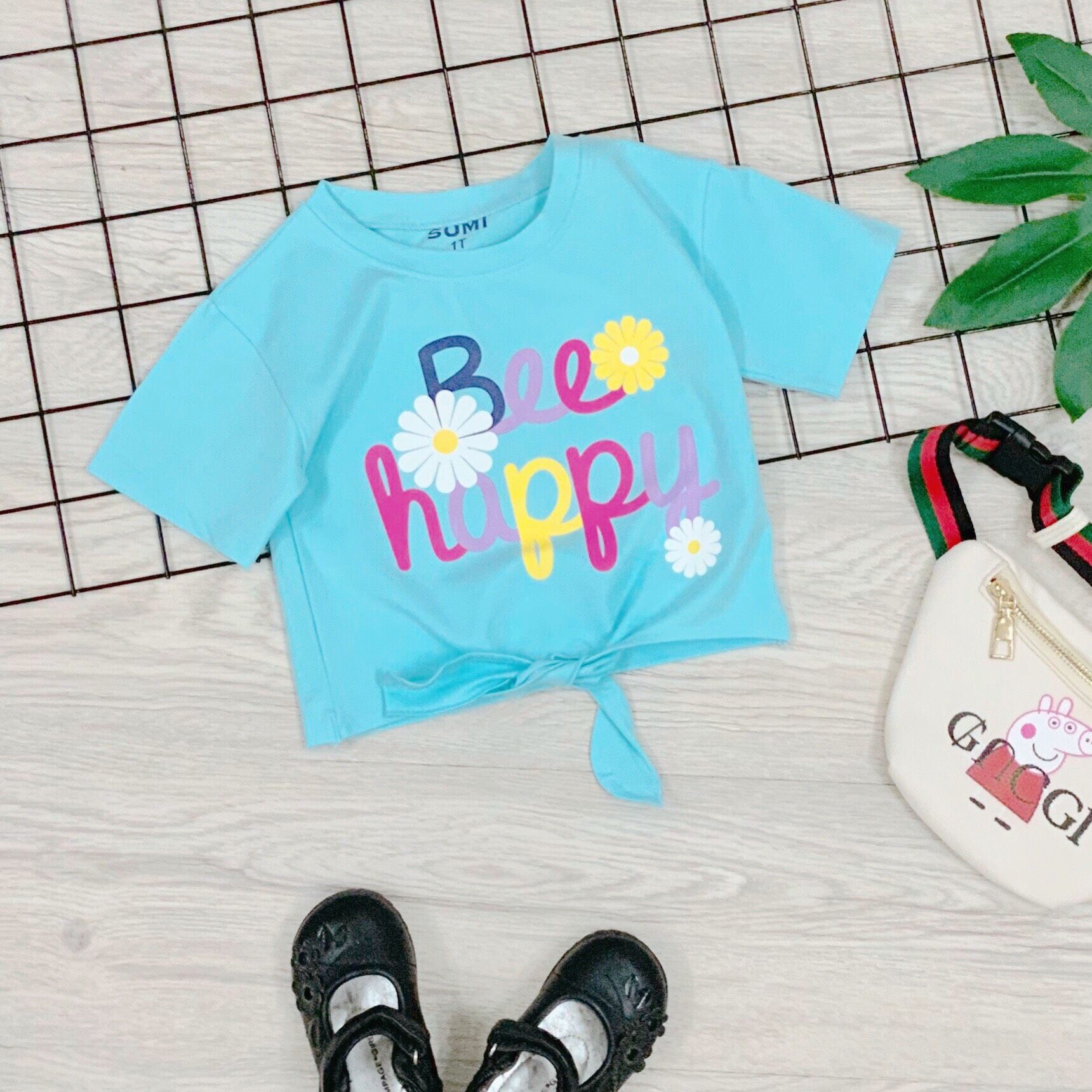 Áo thun croptop Bee Happy