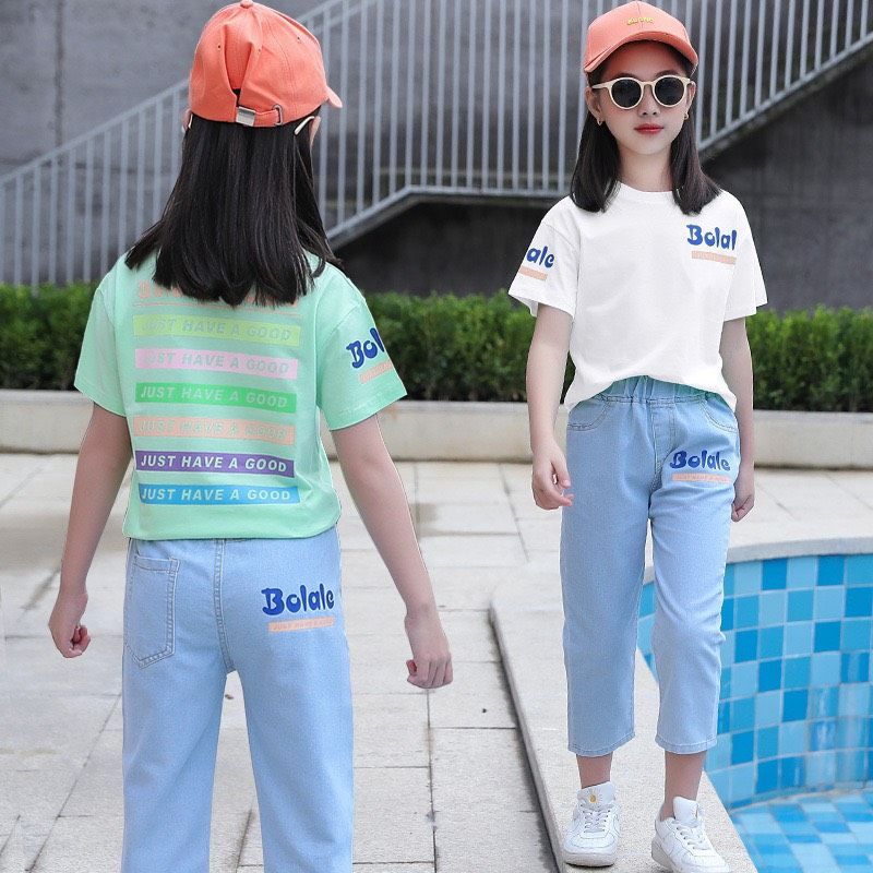 Set jean lửng áo chữ bé gái