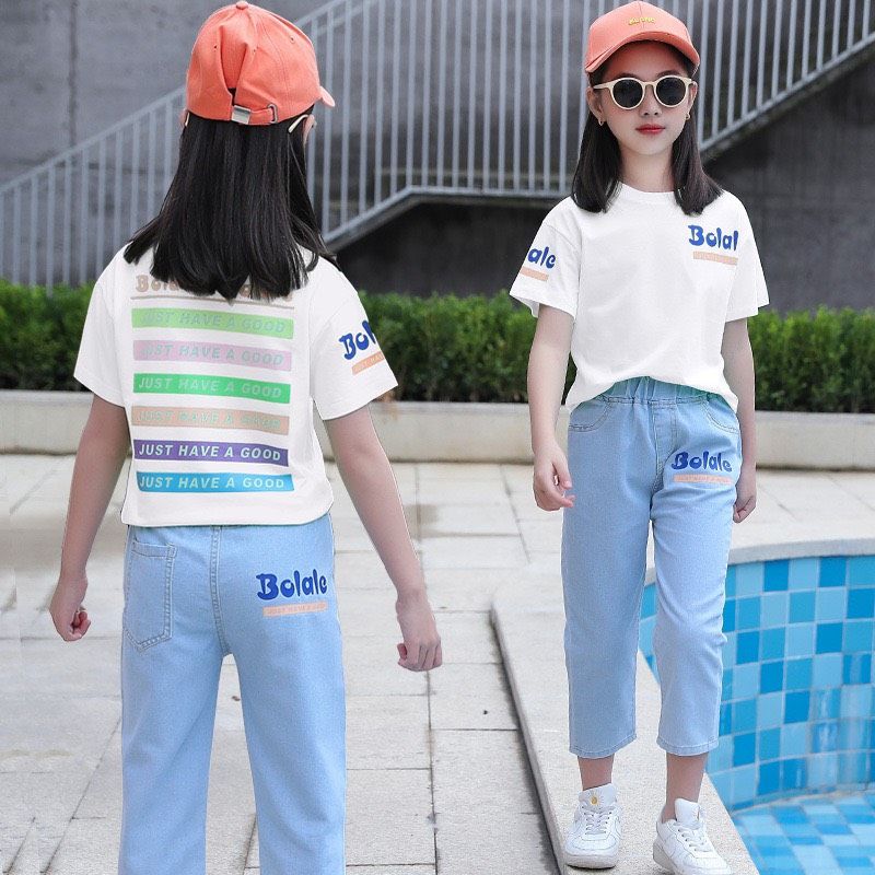 Set jean lửng áo chữ bé gái