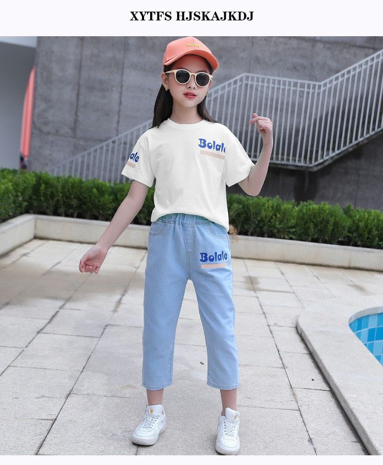 Set jean lửng áo chữ bé gái