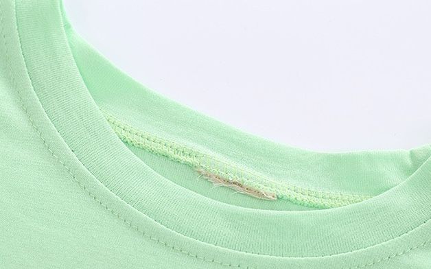 Set jean lửng áo chữ bé gái