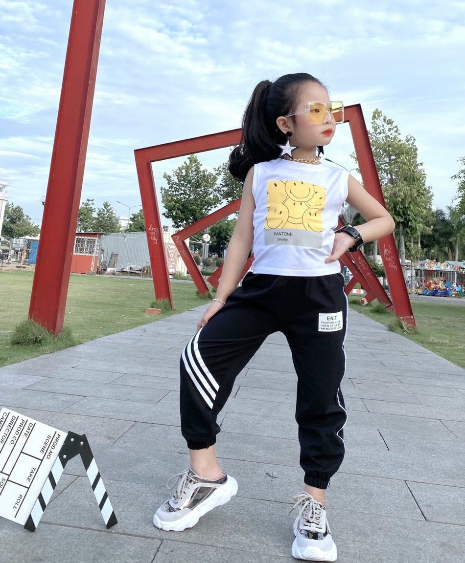Bộ thể thao bé trai và bé gái