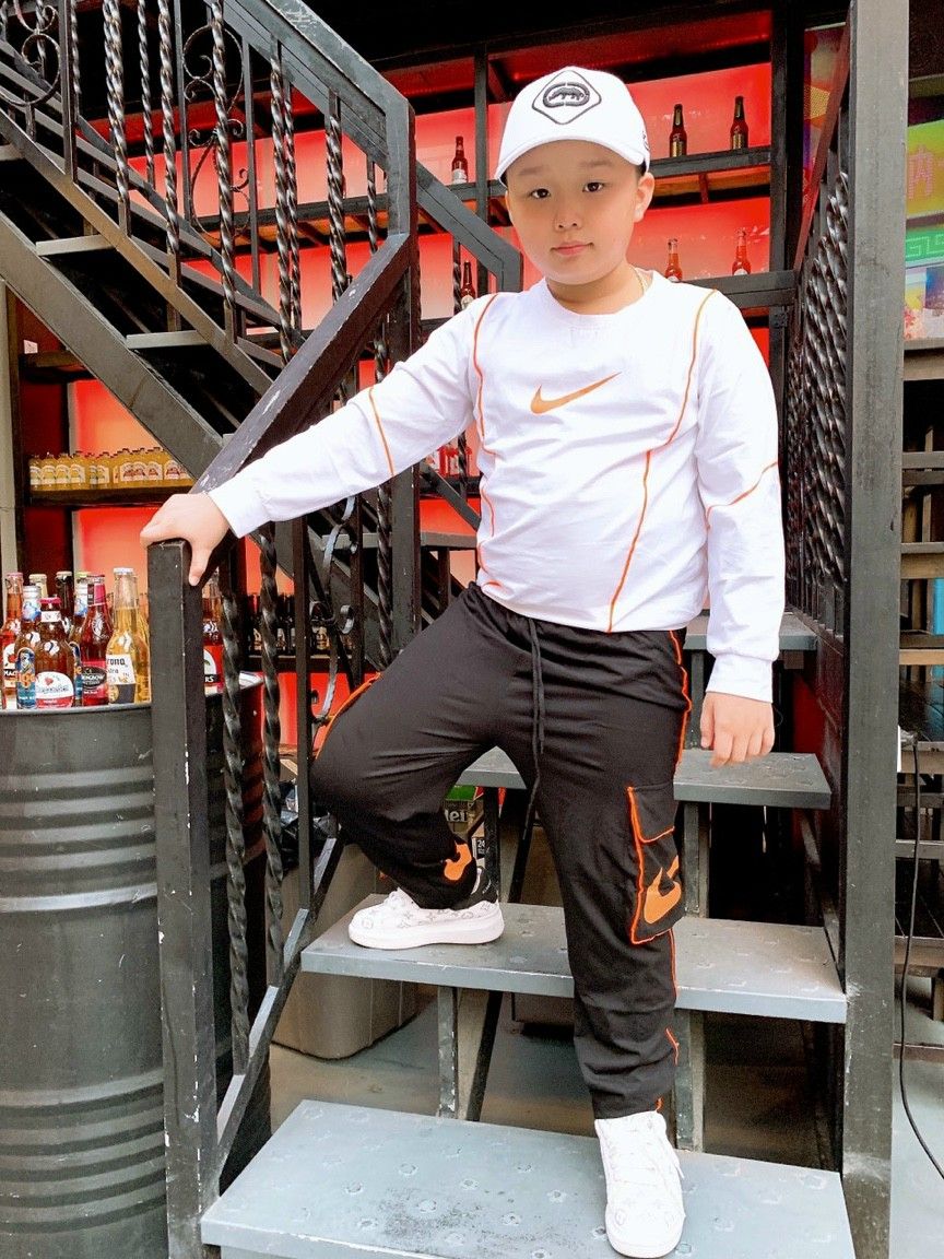 Bộ Nike dài tay bé trai