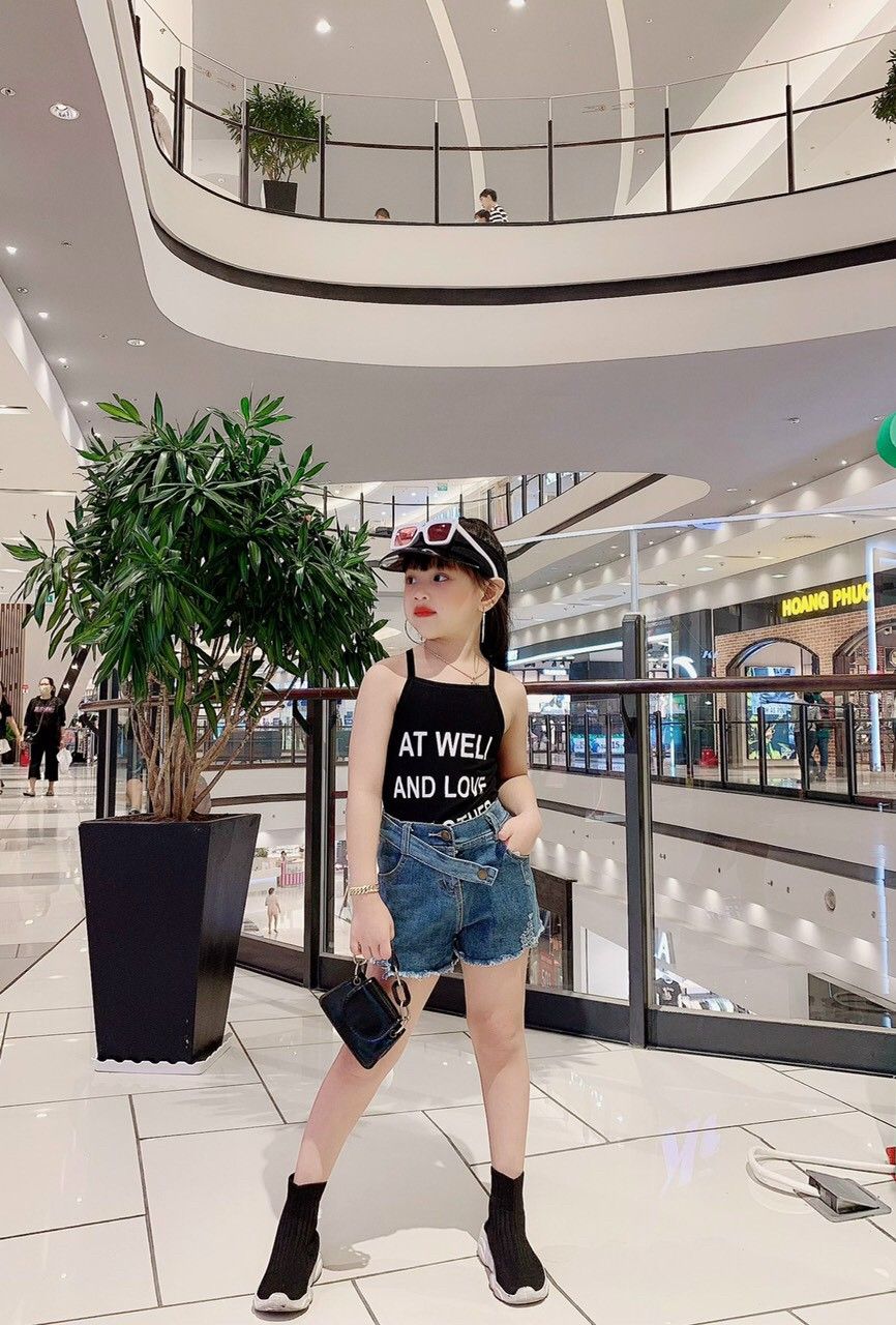 Quần short jean rách bé gái