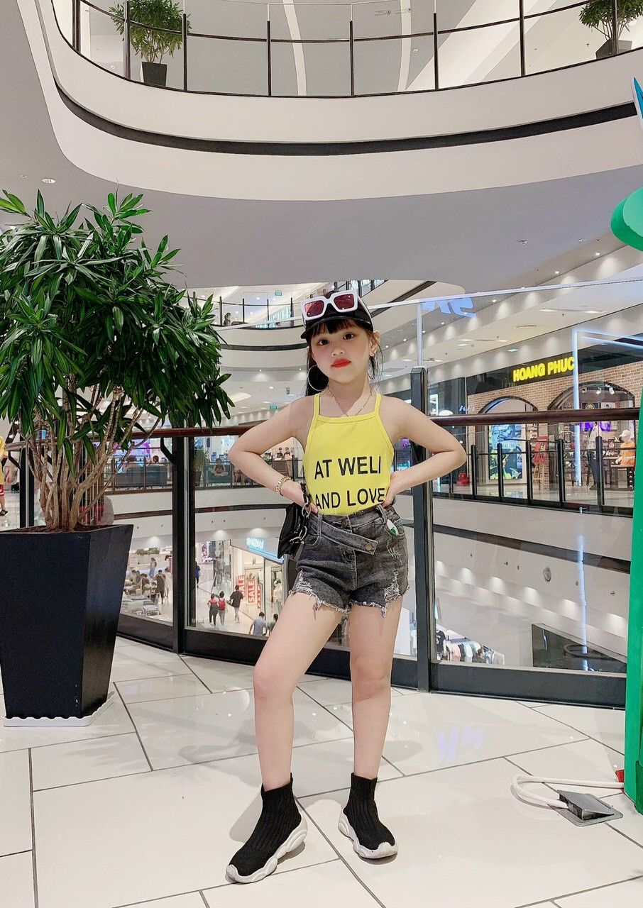 Quần short jean rách bé gái