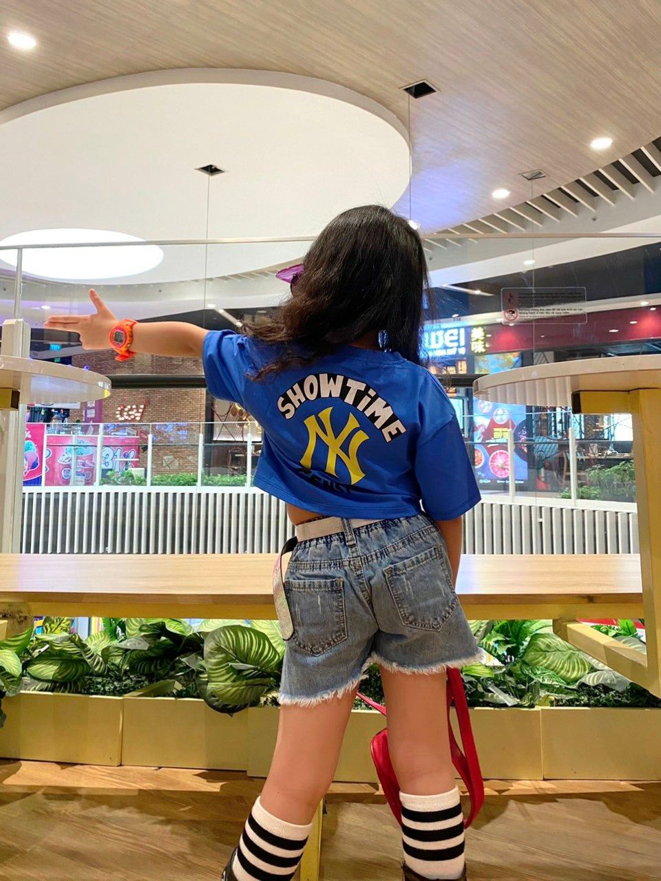 Bộ jean short Show Time bé gái