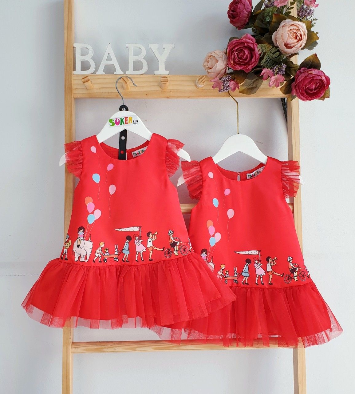 Đầm lễ hội phối lưới bé gái
