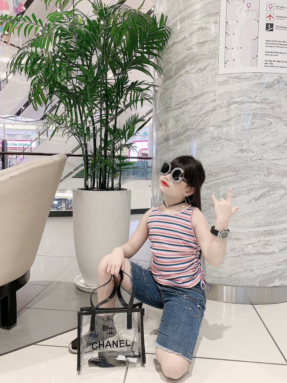 Áo thun sọc rút dây bé gái