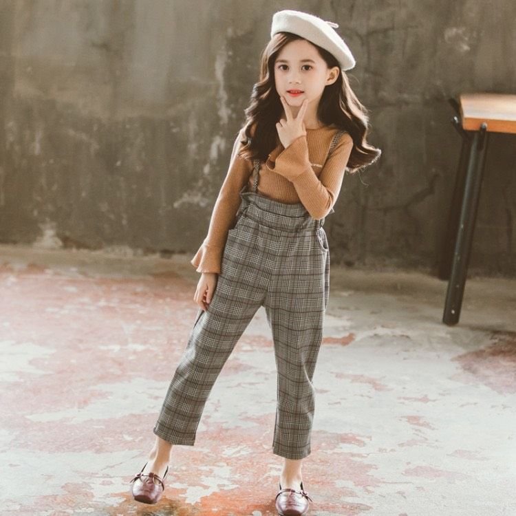 Set yếm caro áo dài tay bé gái