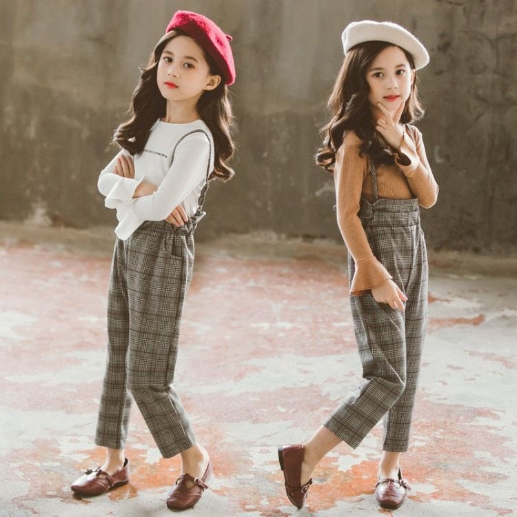 Set yếm caro áo dài tay bé gái