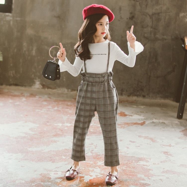 Set yếm caro áo dài tay bé gái