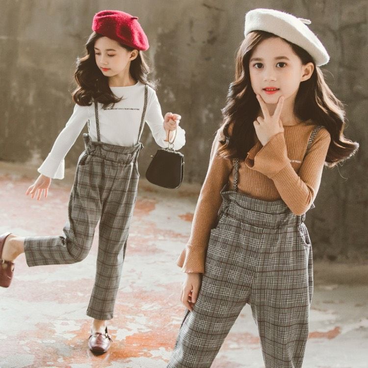 Set yếm caro áo dài tay bé gái