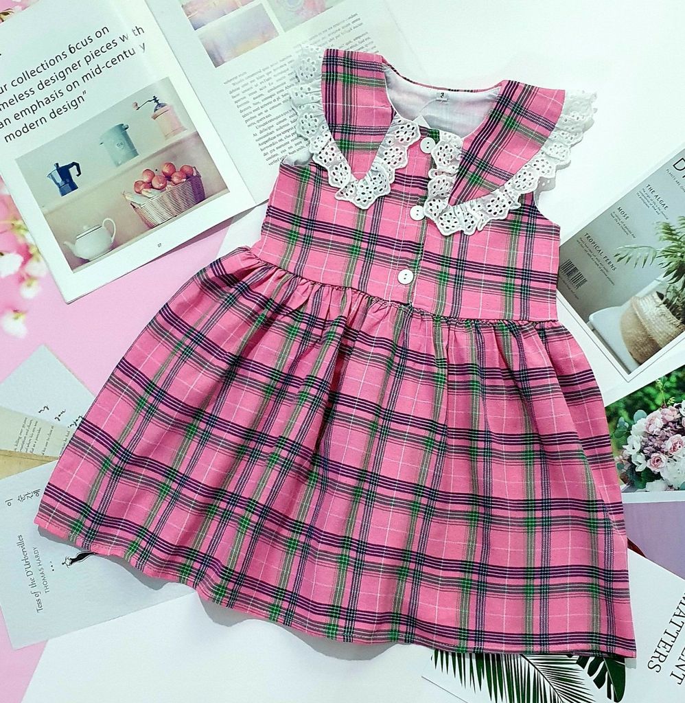 Đầm caro hồng bé gái