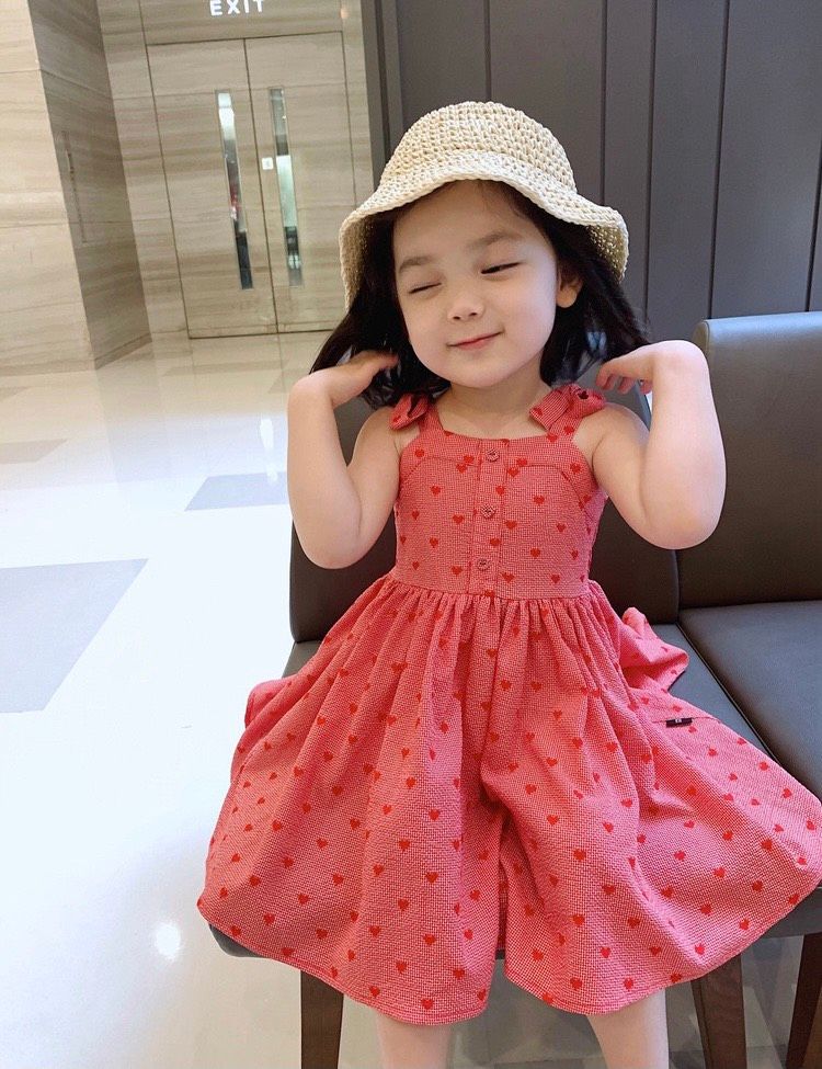 Đầm 2 dây trái tim bé gái