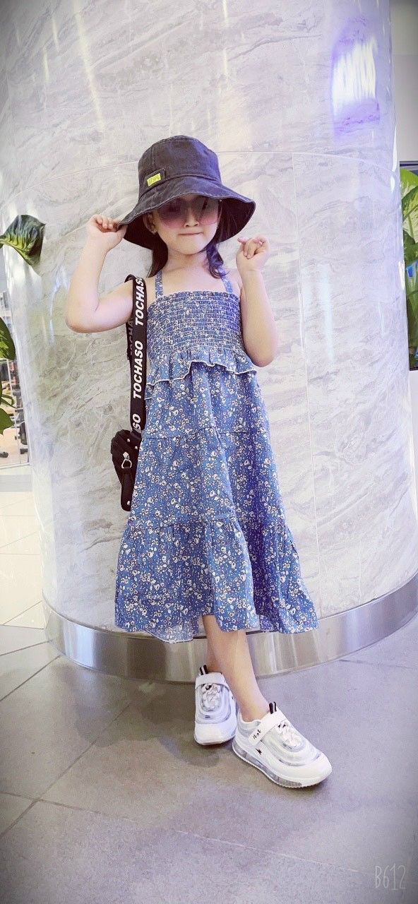 Đầm maxi hoa bé gái