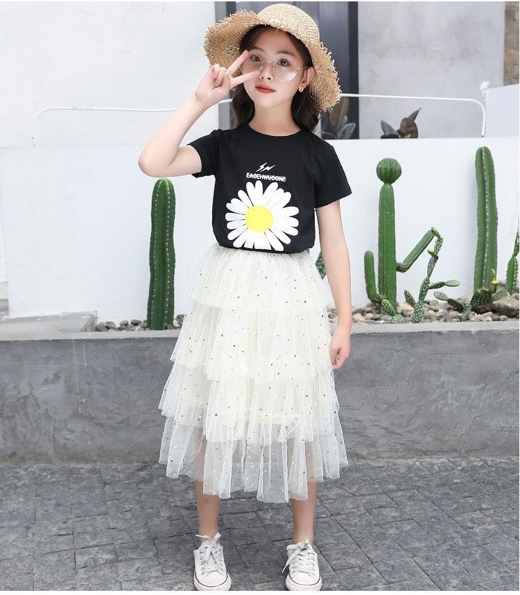 Set áo hoa cúc váy tầng đính kim sa