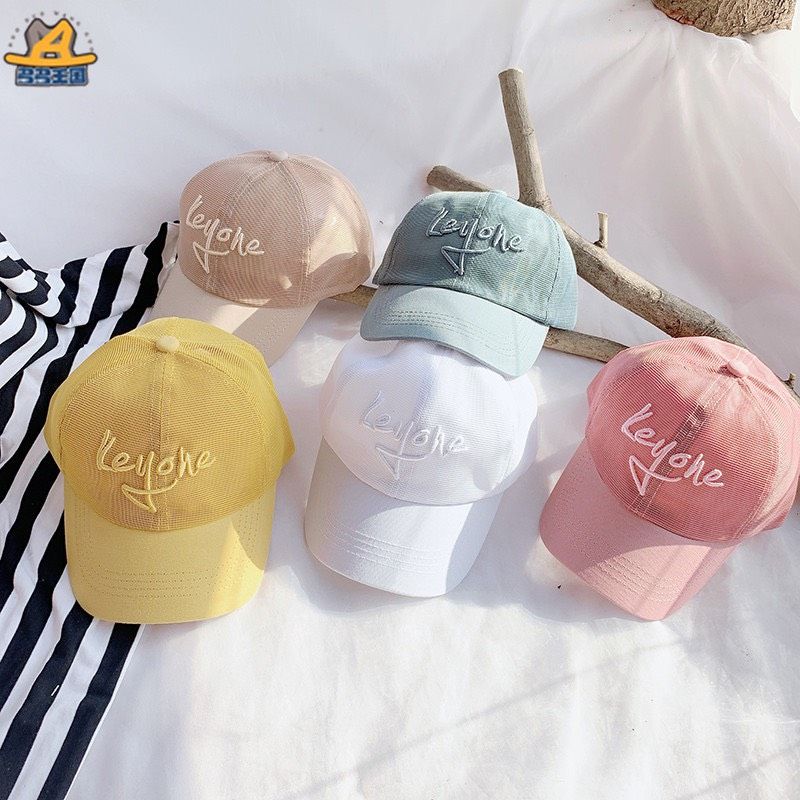 Nón kết thêu chữ nổi
