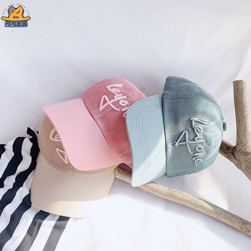Nón kết thêu chữ nổi