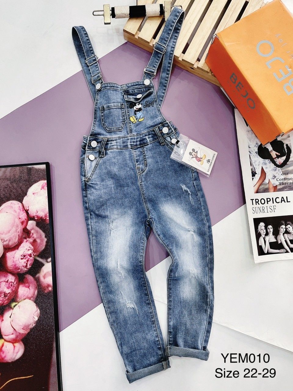 Quần yếm jean Mickey