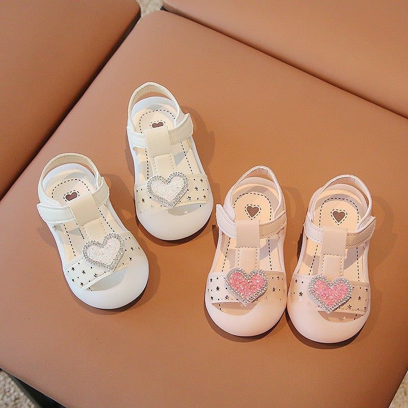 Giày sandal trái tim