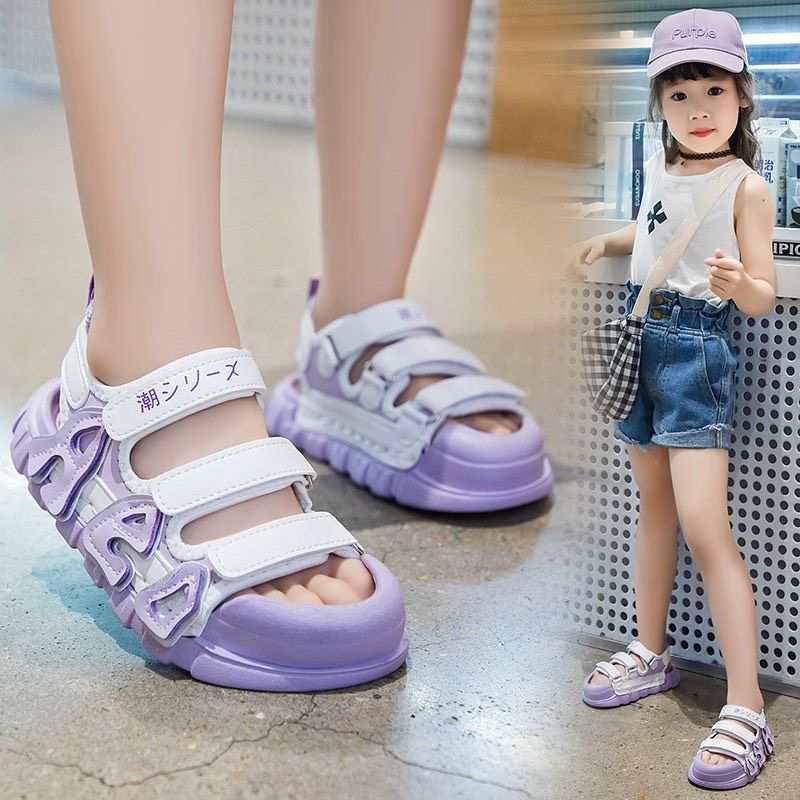 Giày sandal chữ cái