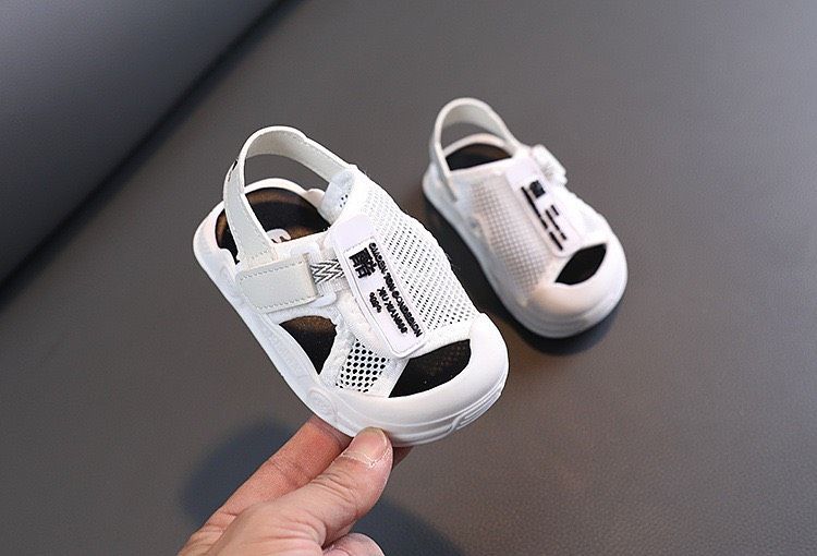 Giày sandal lưới