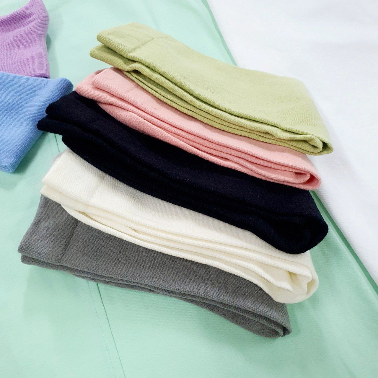 Set 2 đôi vớ cổ cao màu sắc trơn pastel phong cách Hàn Quốc
