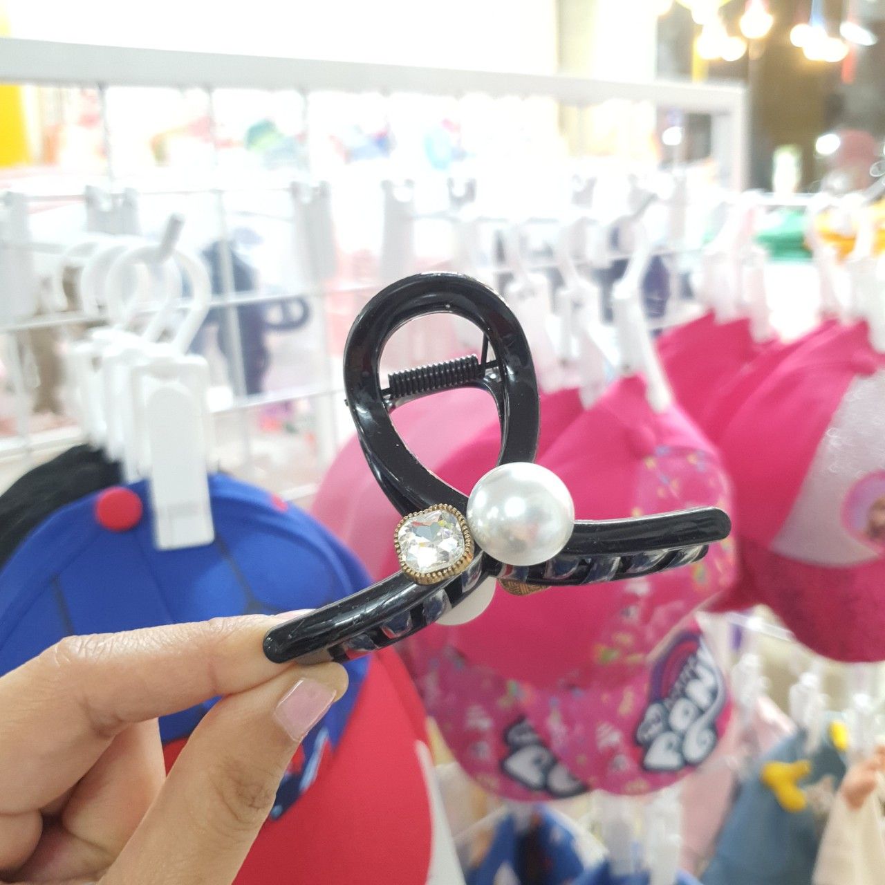 Kẹp tóc thiết kế nhẹ nhàng cho nữ đính ngọc trai siêu xinh