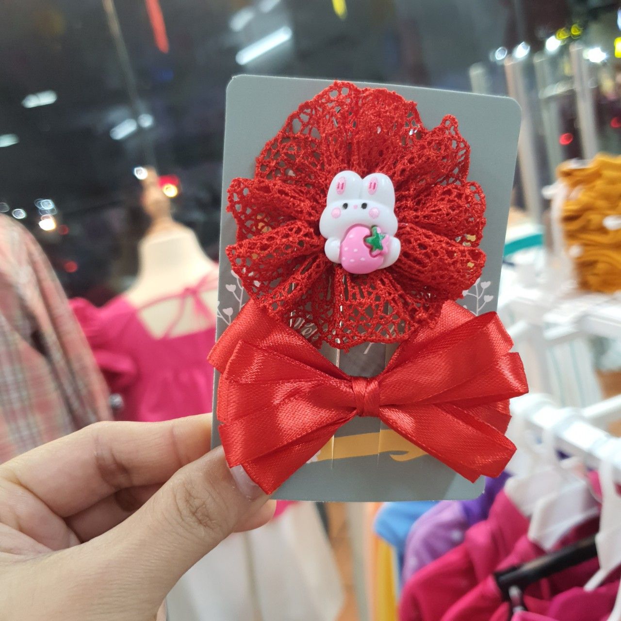 Set 2 kẹp tóc nơ làm từ ren vải và ruy băng lụa mềm mại cho bé gái