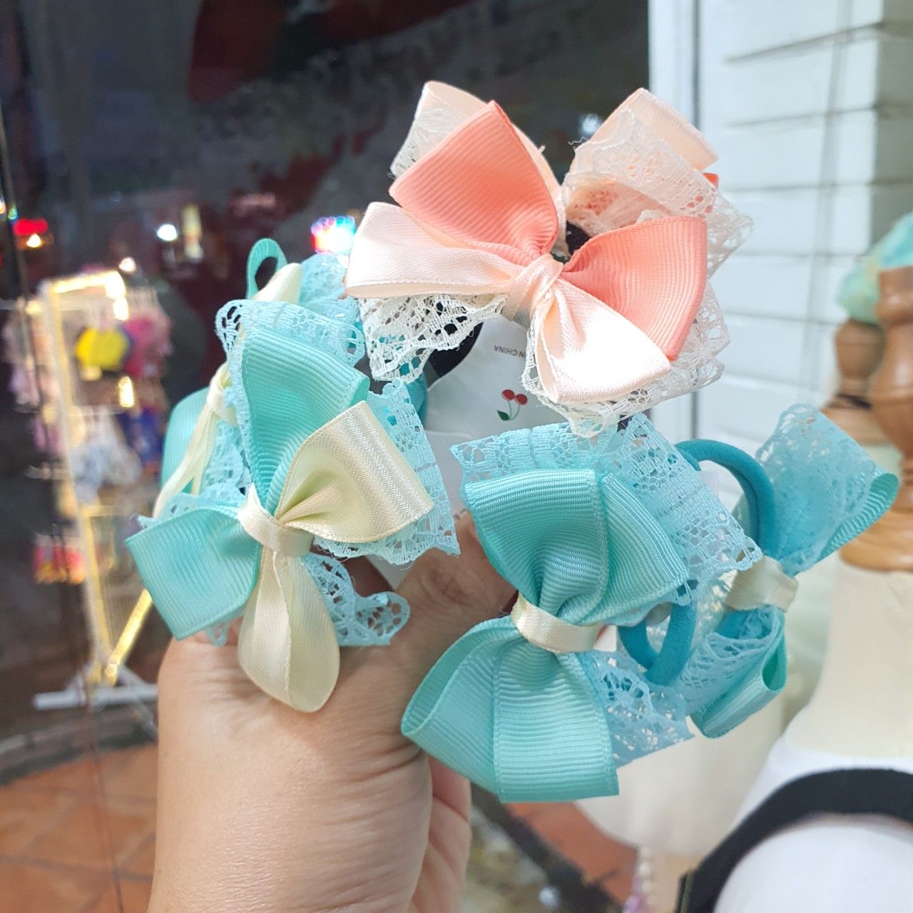 Set 2 cột tóc nơ ruy băng điệu đà cho các bé
