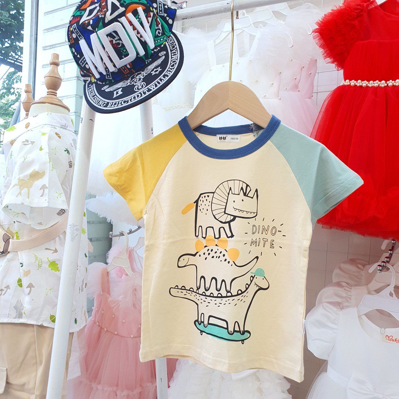 Áo thun bé trai in hình khủng long hoạt hình chất cotton mềm mát