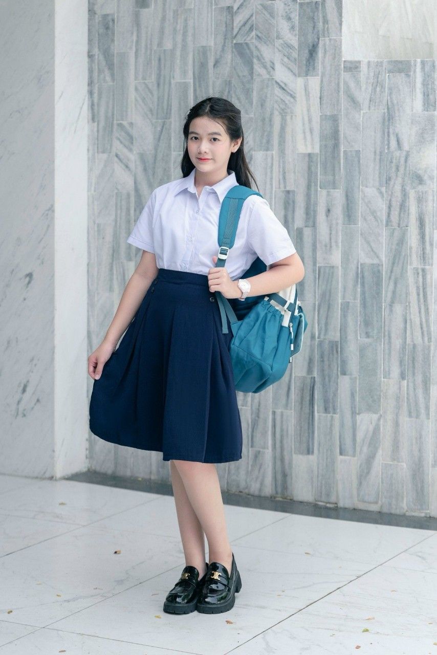 Áo sơ mi đồng phục học sinh nữ cổ nhọn 2102.4