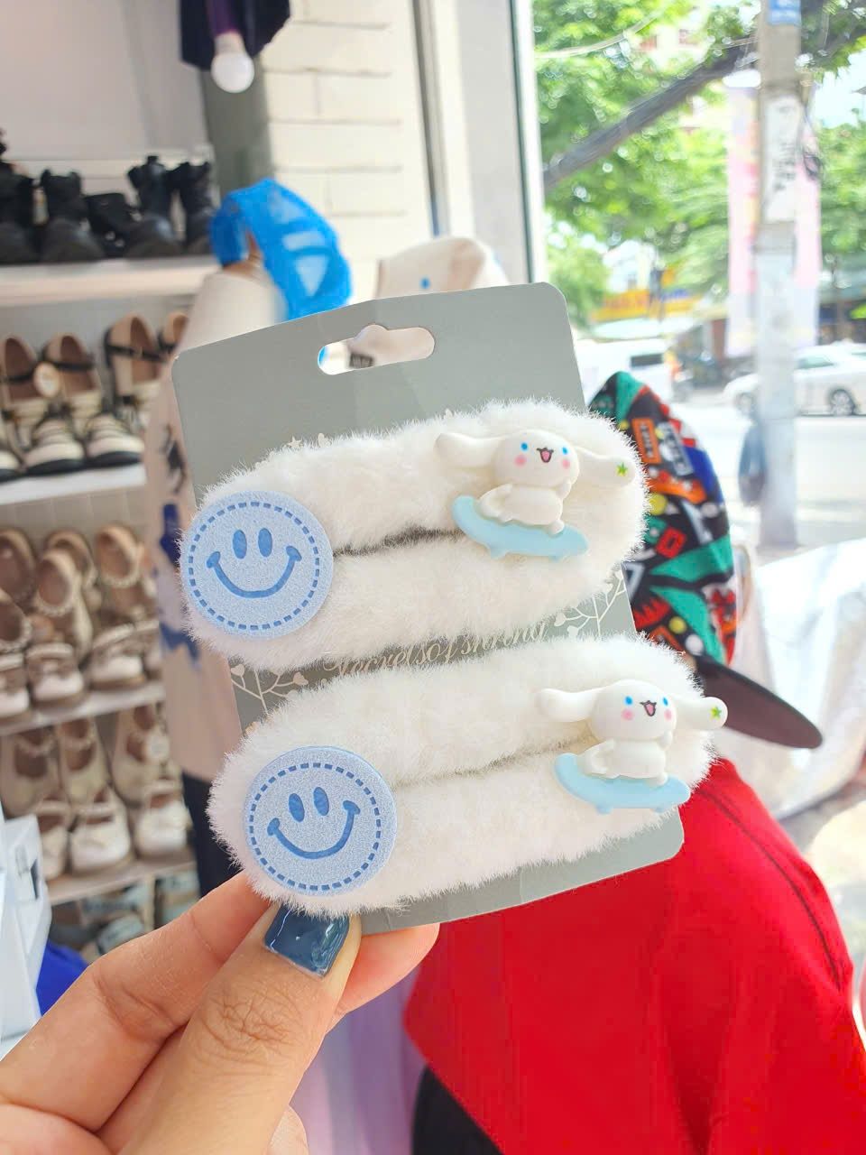 Set 2 kẹp tóc lông nhung đính charm cinnamoroll cực dễ thương