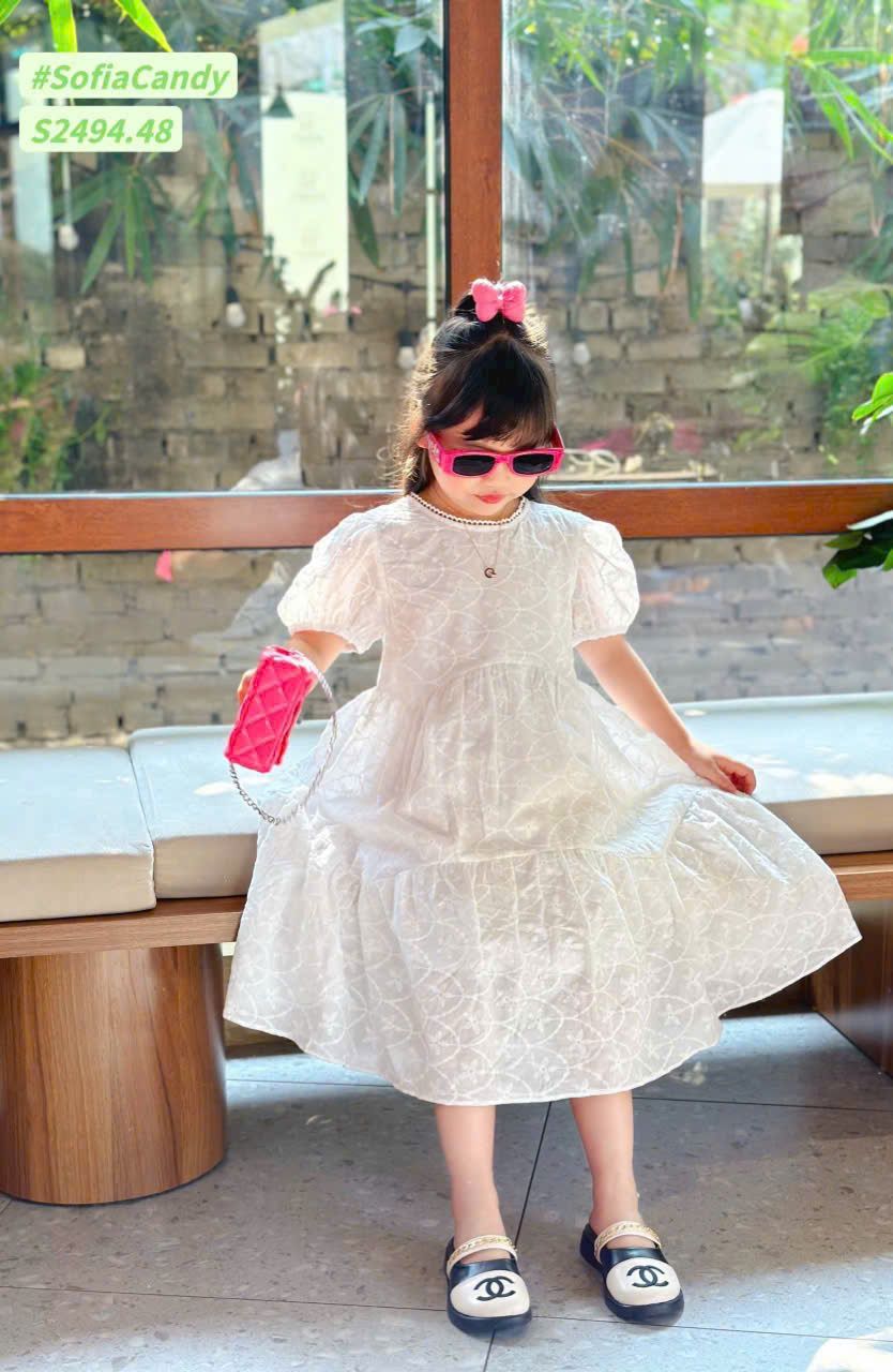 Đầm trắng bé gái tay phồng vải thêu hoa xinh xắn Beekids