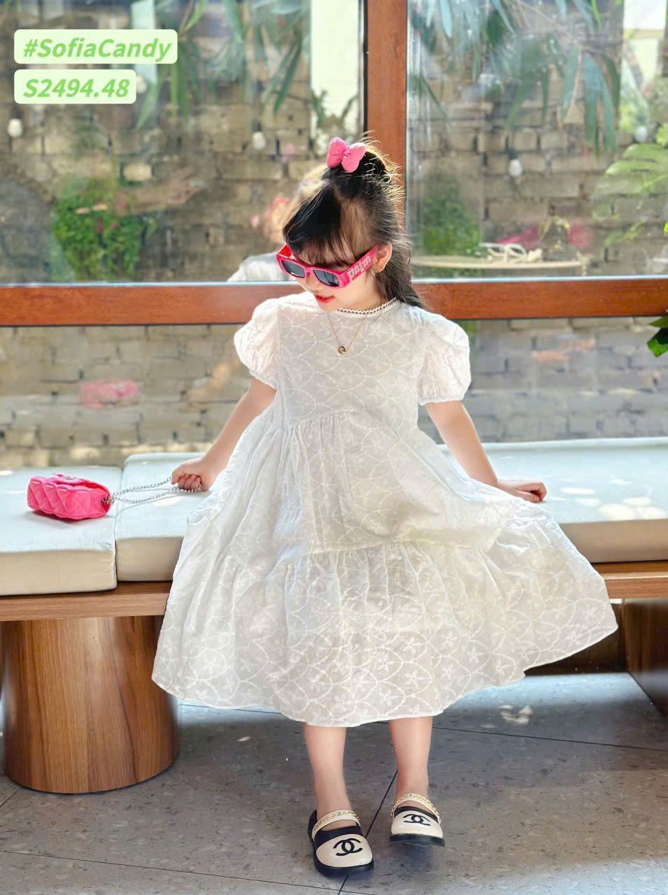 Đầm trắng bé gái tay phồng vải thêu hoa xinh xắn Beekids