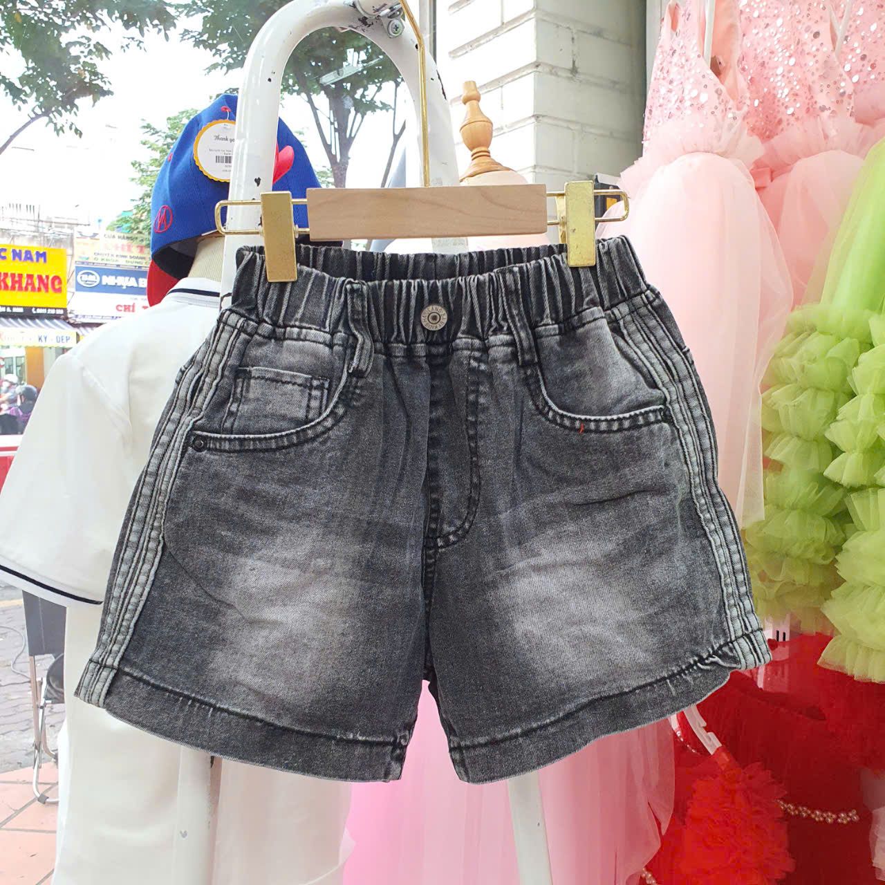 Quần jean short bé gái mềm mại co giãn, họa tiết vô cùng dễ thương Q02_Beekids