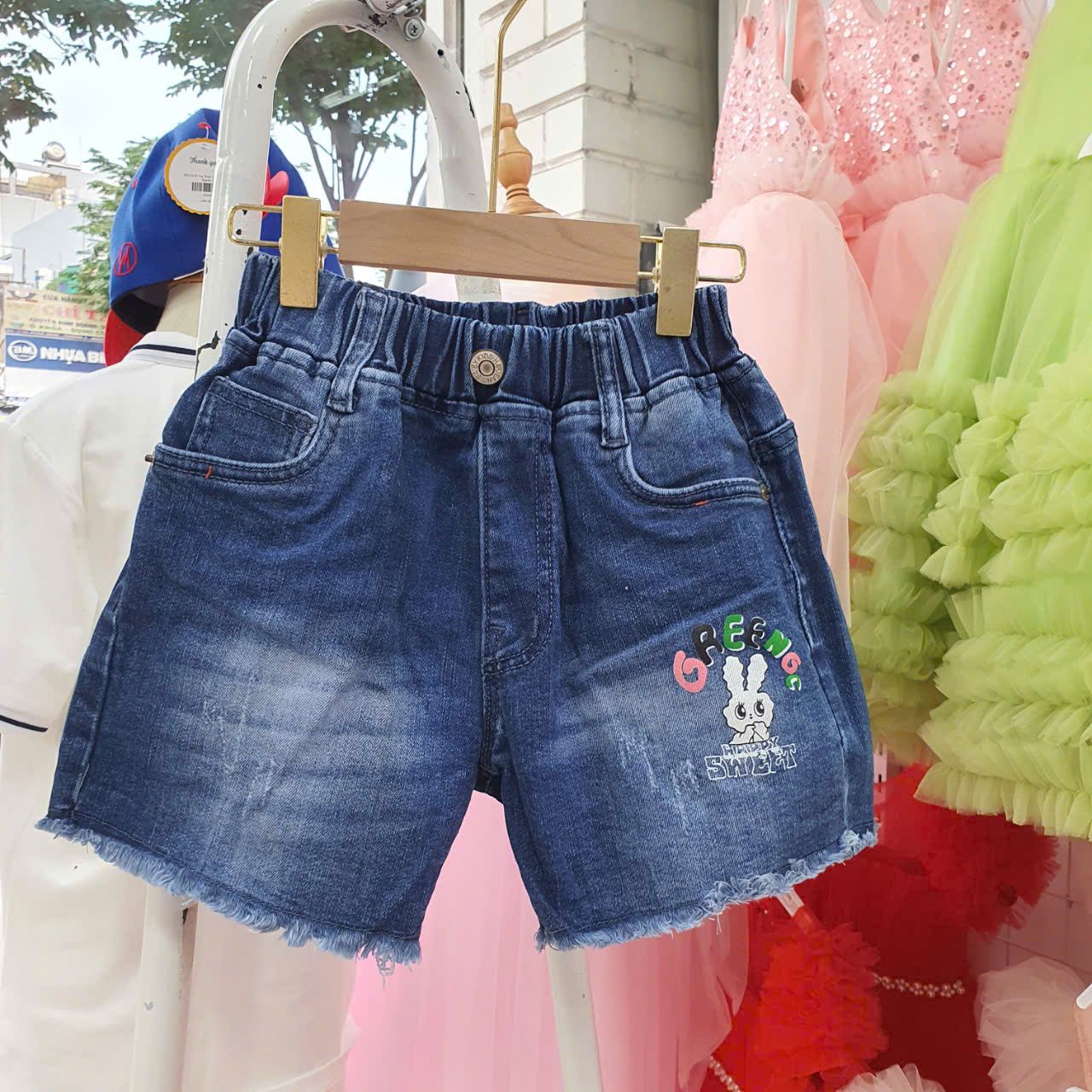 Quần jean short bé gái mềm mại co giãn, họa tiết vô cùng dễ thương Q02_Beekids