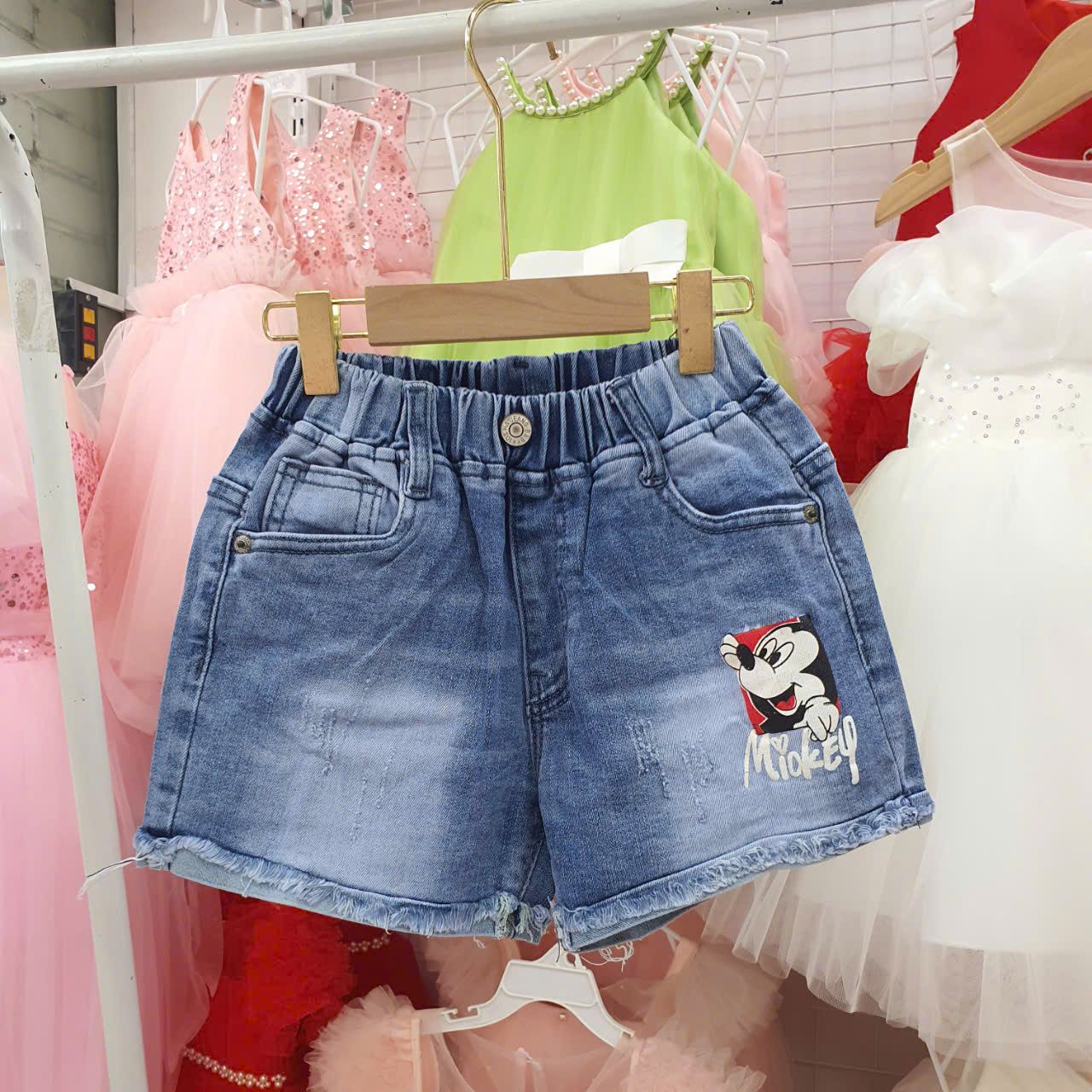 Quần jean short bé gái mềm mại co giãn, họa tiết vô cùng dễ thương Q02_Beekids