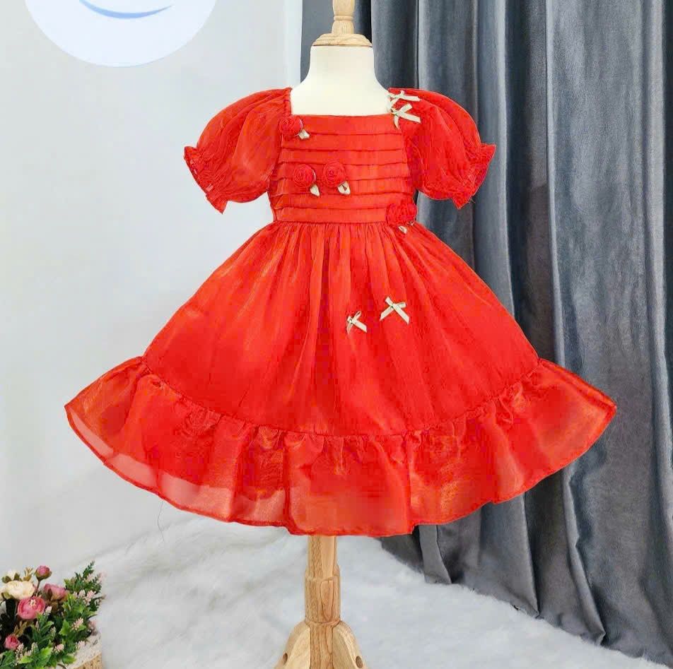 Đầm đỏ bé gái mặc đi tiệc đính nơ xinh cổ vuông