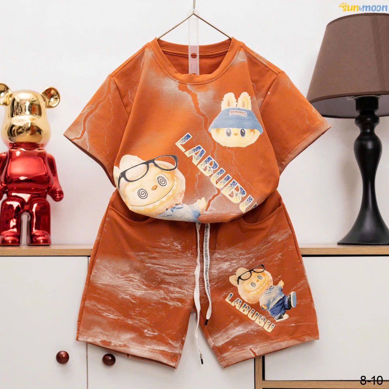 Bộ bé trai họa tiết Labubu loang màu sành điệu S16 _ Beekids