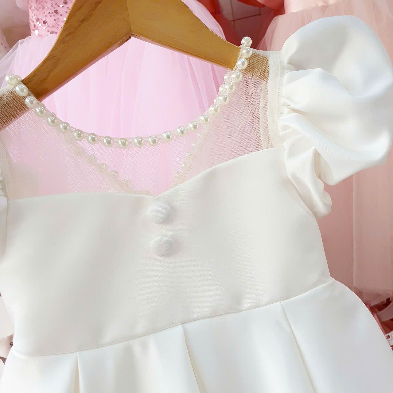 Đầm công chúa trắng cổ đính ngọc trai dáng xòe cho bé gái mặc đi lễ tiệc CC03 _ Beekids
