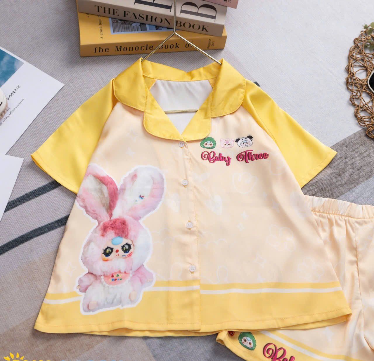 DB14 _ Bộ pijama đùi cho bé gái chất lụa mềm mịn hoạ tiết Baby Three siêu dễ thương _ Beekids