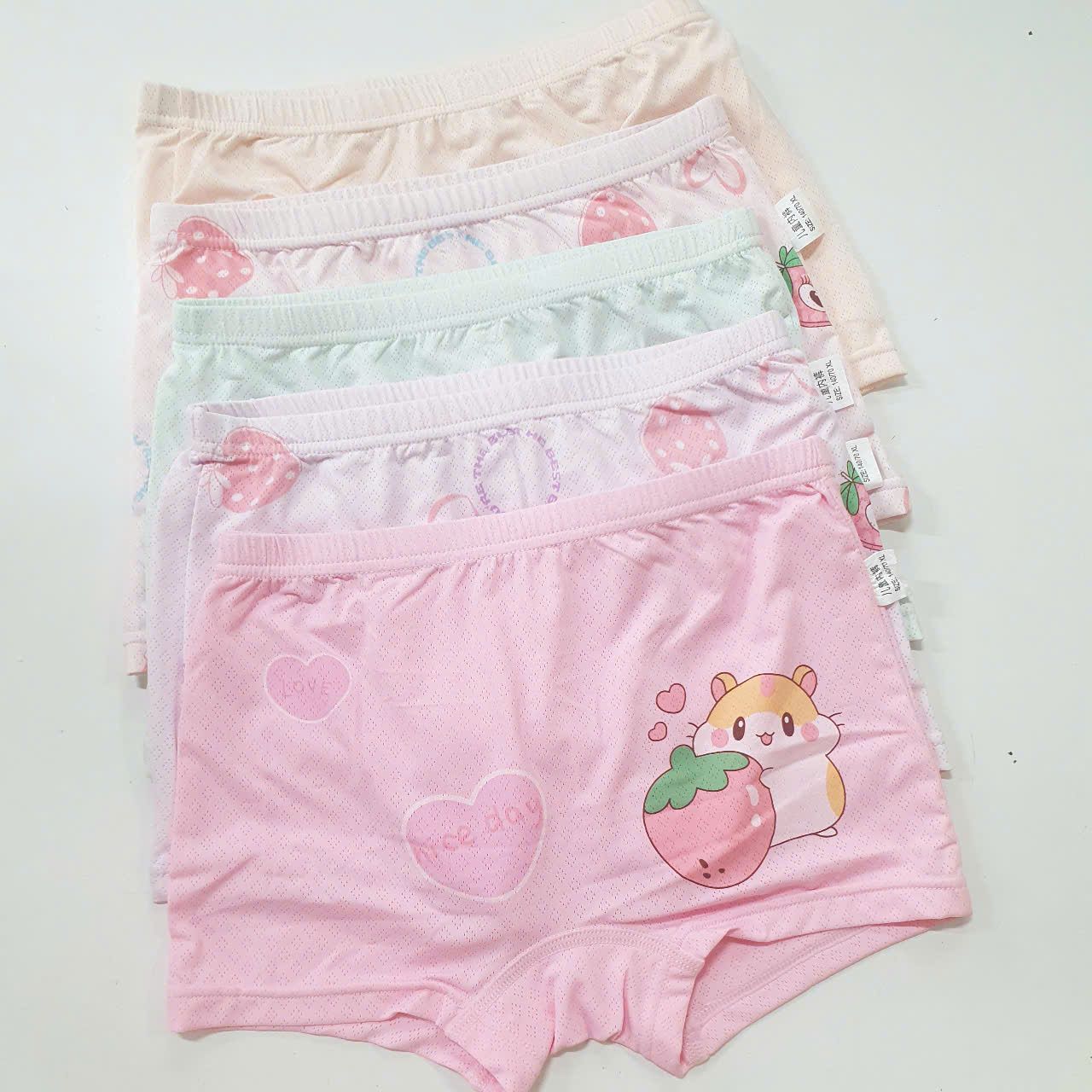 C02 _ Quần chip đùi bé gái chất cotton mềm mại, co giãn, thấm hút mồ hôi tốt _ Beekids