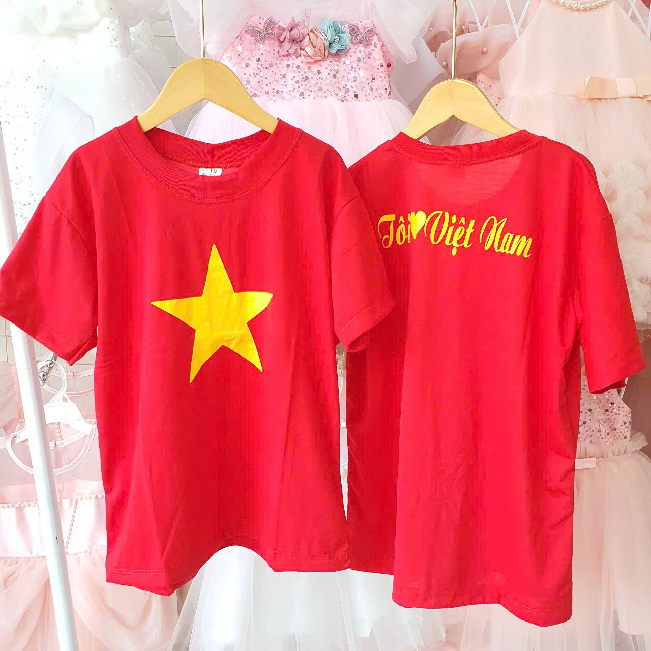 A23 _ Áo thun Việt Nam cờ đỏ sao vàng cho bé và bố mẹ mặc lễ _ Beekids