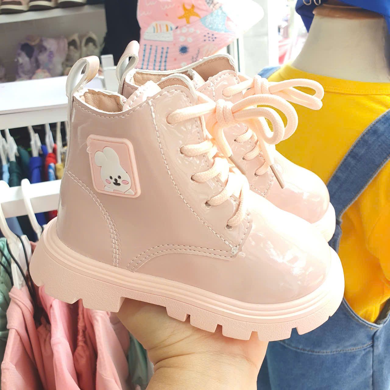 GI06 _ Giày boot bé gái da bóng màu hồng xinh xắn ngọt ngào _ Beekids