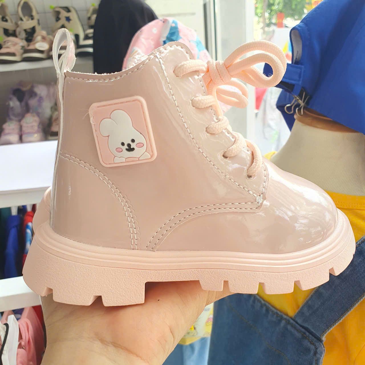 GI06 _ Giày boot bé gái da bóng màu hồng xinh xắn ngọt ngào _ Beekids